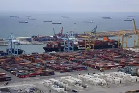西班牙巴塞罗那港口发生爆炸致一人死亡图片