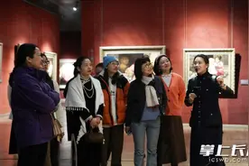 图视汇丨这个妇女节，做条水拓丝巾送给自己图片