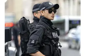 因为太帅走红！外滩特警回应图片