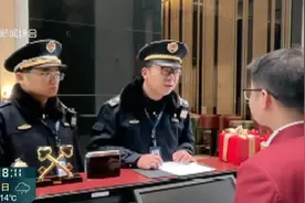 沪一出租车开出赛车速度？40分钟186公里……警方：有问题！图片