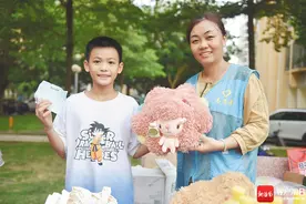 屯昌：摆不一样的摊 赶不一样的集图片