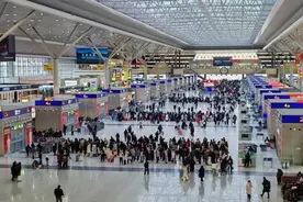 郑州铁路16日发送旅客93.2万人 创单日旅客发送量历史新高图片