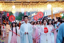 我在成都看国潮：中秋提灯漫步东郊记忆，共赏古风之美图片