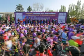 4800名跑友相聚贺兰山下 共赴一场葡萄酒之约图片