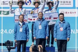 贵州田径健儿丰配友、郭中瑞包揽全国马拉松锦标赛冠亚军图片