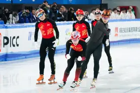 “十四冬”短道速滑：孙龙、张楚桐500米夺冠图片