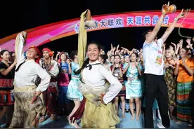 四海之内皆朋友 天涯海角结友谊――各民族选手交流故事集锦图片