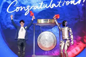 市值380亿！优必选在港上市，Walker系列机器人平均售价约600万元图片