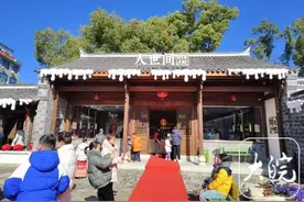 桐城：《人世间》全球首家线下空间落户六尺巷景区图片