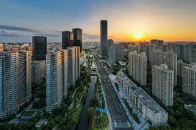 红旗招展，前途风景更好 | 我们的人民城市·红旗样本图片
