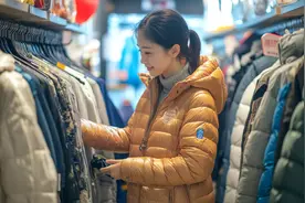 年轻人的羽绒服自由，被童装区实现了图片