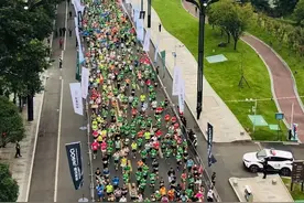 近2万人参加！2023宜宾长江马拉松开跑：埃塞俄比亚选手包揽全马组男女前三名图片