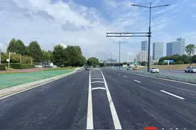 提前5天！扬子江大道绿博园段全面恢复道路通行图片