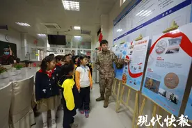 传承红色血脉！现代+小记者走进南京离休七所学习雷锋精神图片