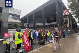 抗议高通胀 英国火车司机再次举行罢工图片