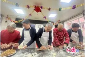 北京市门头沟区：喻华锋吕晨飞到区光荣院开展节前慰问活动图片