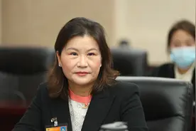 流水线女工天崩开局，800亿女首富要赴港IPO了图片
