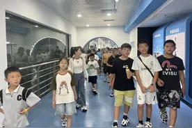 胡家园街道佳顺苑社区：走进海河乳品智慧工厂 开启新奇探秘之旅图片