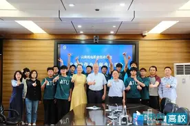 云南机电职业技术学院举行中外合作办学专业师生座谈会图片