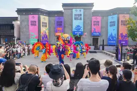 突破地域界限，北京环球影城携限定版嘉年华活动亮相乌镇戏剧节图片