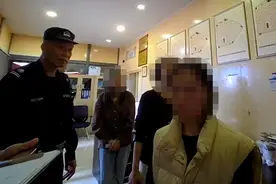 姐妹共事 “闹掰”，民警这番话，两人当场拥抱在一起……图片