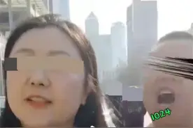 大连一劳斯莱斯疑因并道剐蹭出租车，的哥反被辱骂“你瞎”？目击者和交警回应图片