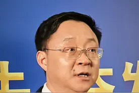 AI赋能|科大讯飞董事长刘庆峰：人工智能在医疗领域可成为医生助手，而不是替代医生图片