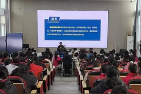 警校携手共筑防线，反诈宣传守护成长图片