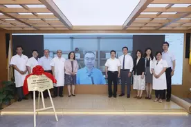 蔡磊与北中医共建实验室研究渐冻症，蔡磊助理：已多次尝试中医治疗，但尚未找到根治方法图片