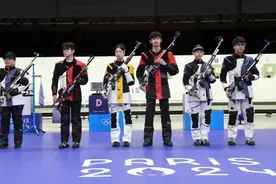 男孩19女孩17，为国争得奥运首金，谁家孩子这么棒？图片