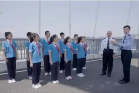 “模拟地铁”开进校园带来沉浸式体验，每个孩子都上好公共安全教育开学第一课图片