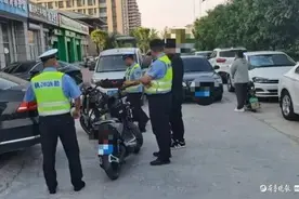 持续发力整治！东阿交警校园周边查扣10辆“电摩”图片