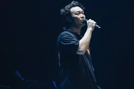 陈奕迅广州尾场再唱新歌《空城记》，畅聊MV幕后故事图片