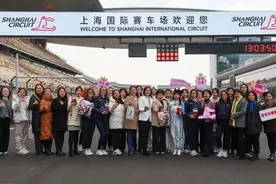 感受F1中国站的魅力，周冠宇被人抢了先？图片