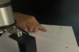 机器人能以人类两倍的速度阅读盲文，灵敏度甚至与人指尖相当图片