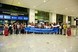 万峰林、黄果树大瀑布……2025泰国旅行商赴贵州实地考察图片