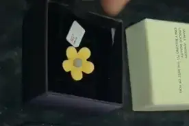 媒体暗访SIM卡交易链：实名制卡售价超千元，藏饰品盒发货图片