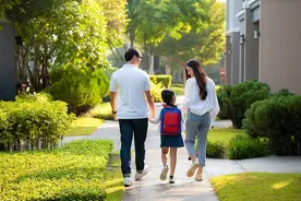 父母研修班：是家长养料还是卖课骗局？ | 周末谈图片