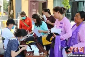 中缅边境清水河口岸恢复客运通关以来 出入境人员超50万人次图片