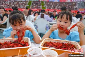江苏非遗美食盱眙小龙虾受海内外食客青睐图片
