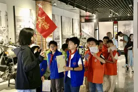 体验古法造纸、探秘钟表制作：徐汇娃在“周末半日营”这样过图片