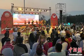 蓝毗尼和平音乐会巧遇“圣地之水”图片