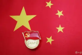 他被“红色特工”包围了！图片