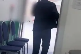 拍客｜医生刚准备给大爷做CT，抬头竟发现大爷在躺着打电话：如果是核磁就十分危险图片