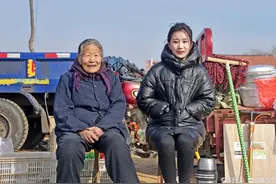 俺村俺家年味浓|陪奶奶出摊图片