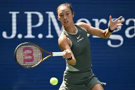 郑钦文逆转阿尼西莫娃 晋级2024美网女单次轮图片