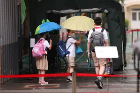 首批“二孩”入学，无奈多校划片！家长期盼“长幼随学”图片