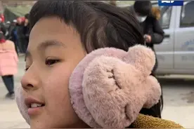 “我要给生病的弟弟端一份大盘鸡”图片