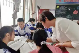 以爱为灯，湖南这位乡村教师照亮学生前行路图片