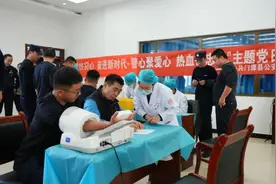 【无偿献血】警心聚爱心·热血铸忠诚——门源县公安局组织开展无偿献血志愿服务活动图片